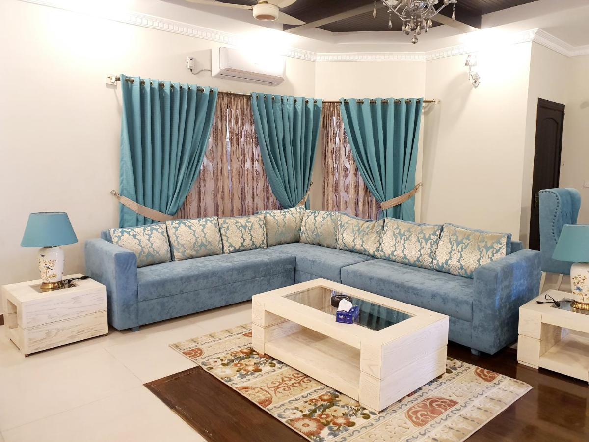 Royal Villa F-10/2 อิสลามาบัด ภายนอก รูปภาพ