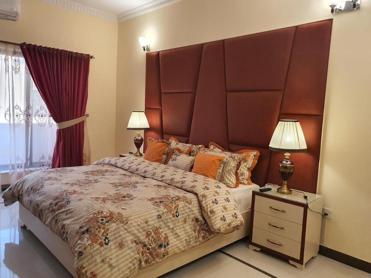 Royal Villa F-10/2 อิสลามาบัด ภายนอก รูปภาพ