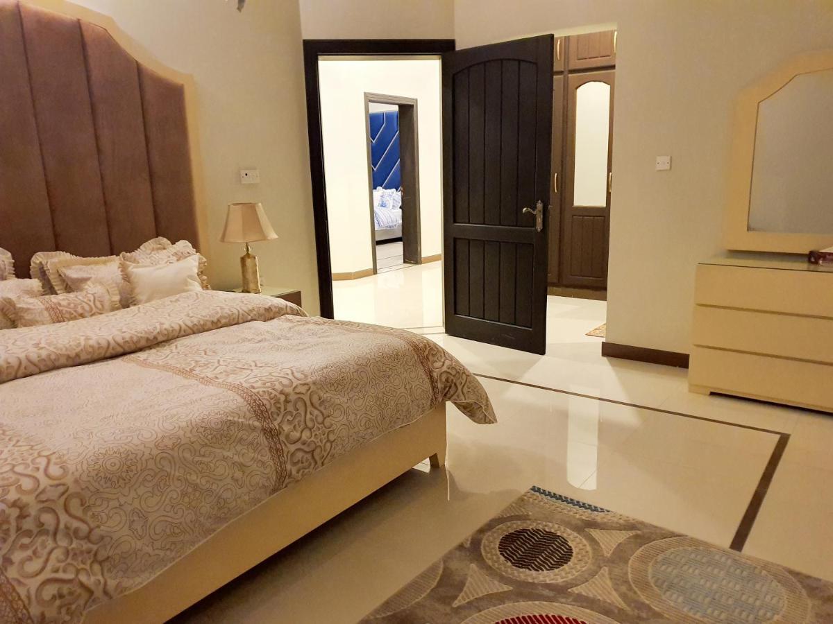 Royal Villa F-10/2 อิสลามาบัด ภายนอก รูปภาพ