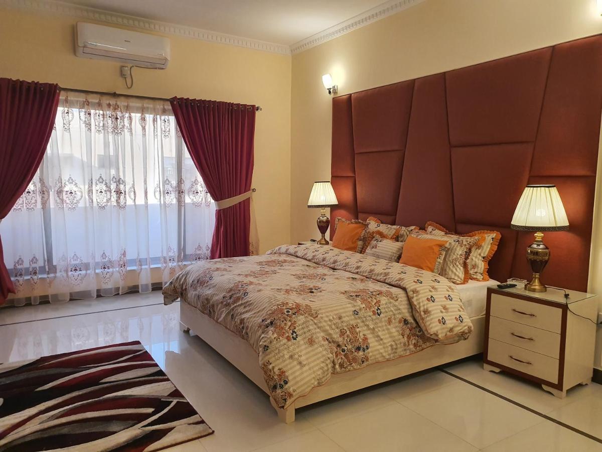 Royal Villa F-10/2 อิสลามาบัด ภายนอก รูปภาพ