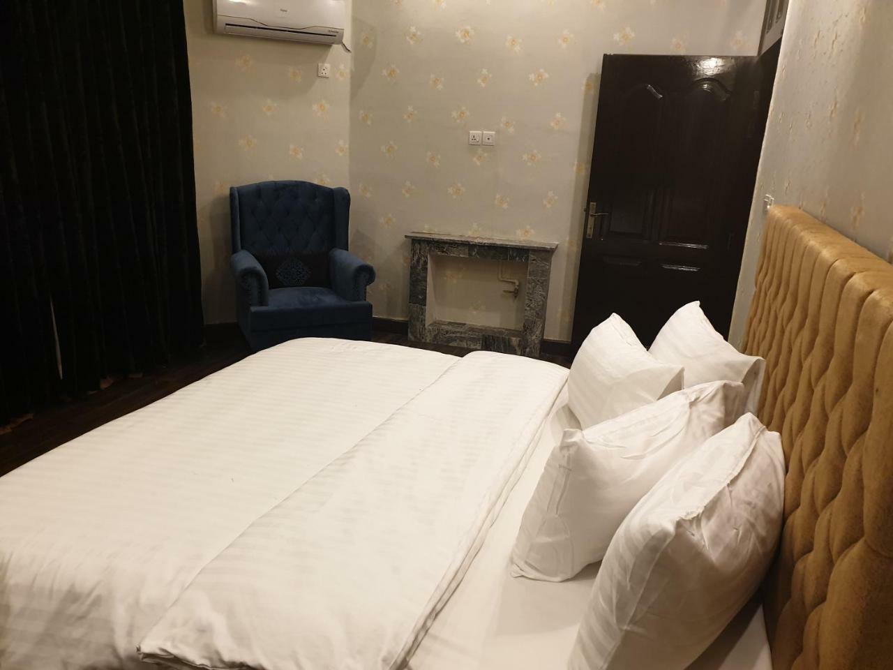 Royal Villa F-10/2 อิสลามาบัด ภายนอก รูปภาพ
