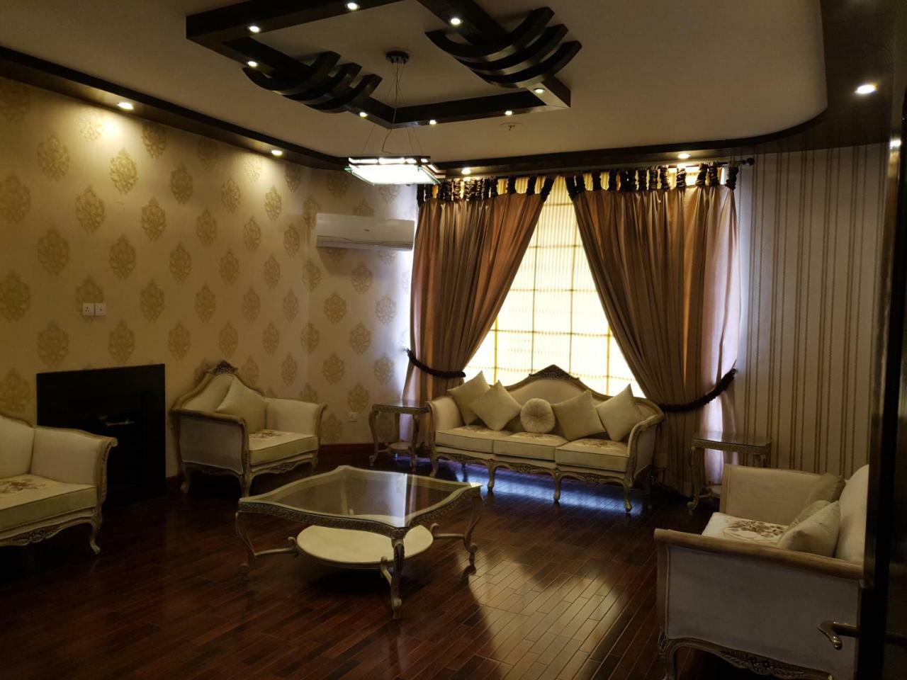 Royal Villa F-10/2 อิสลามาบัด ภายนอก รูปภาพ
