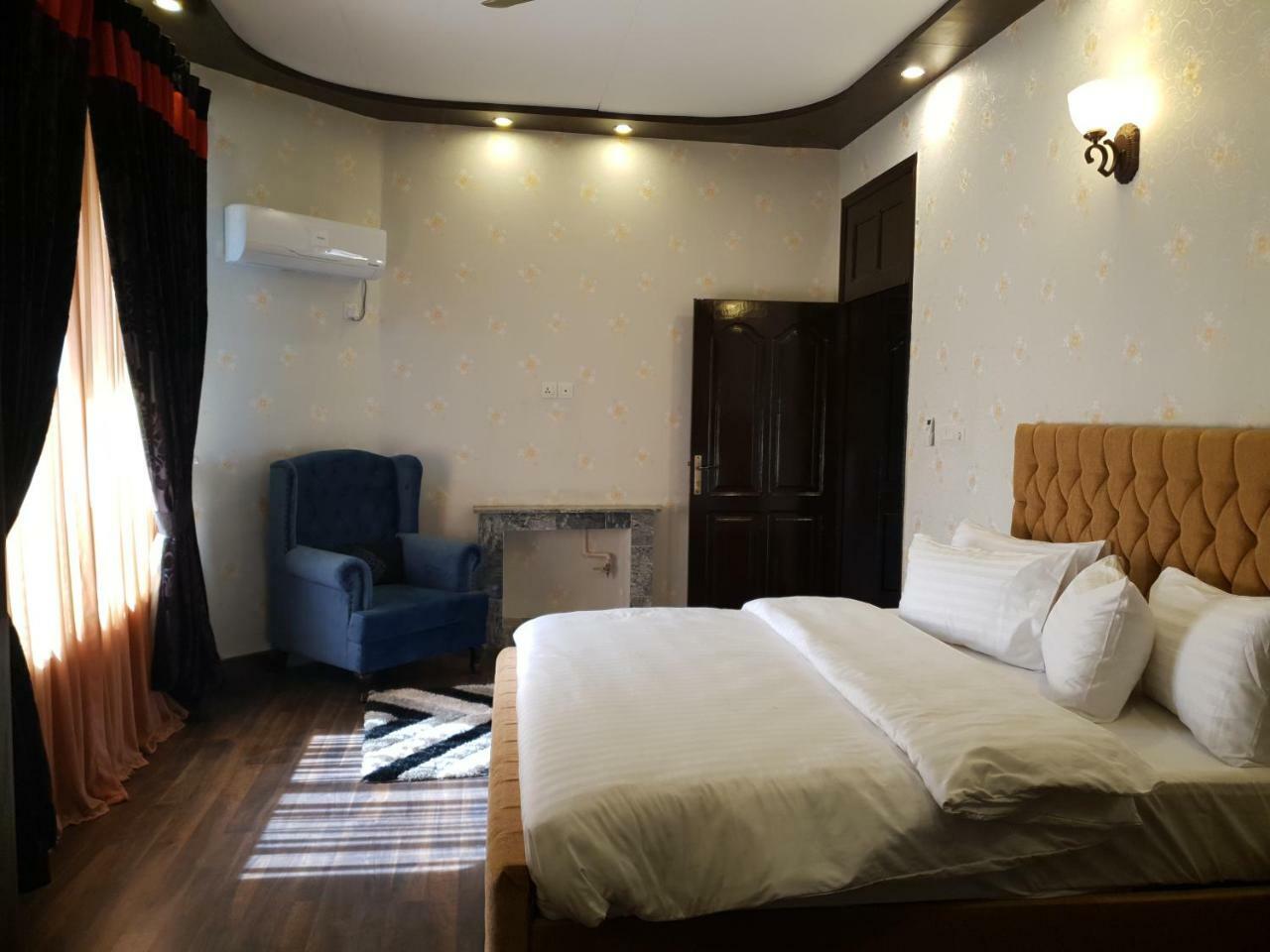 Royal Villa F-10/2 อิสลามาบัด ภายนอก รูปภาพ
