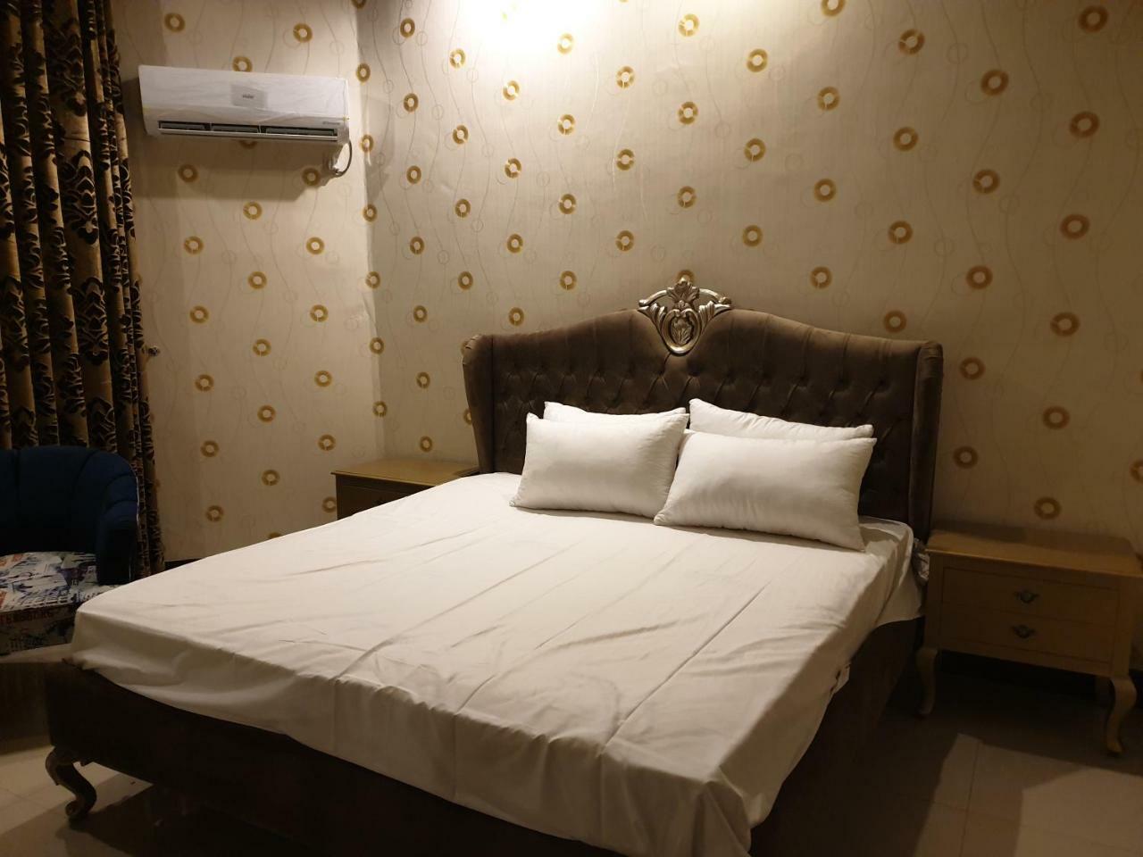 Royal Villa F-10/2 อิสลามาบัด ภายนอก รูปภาพ