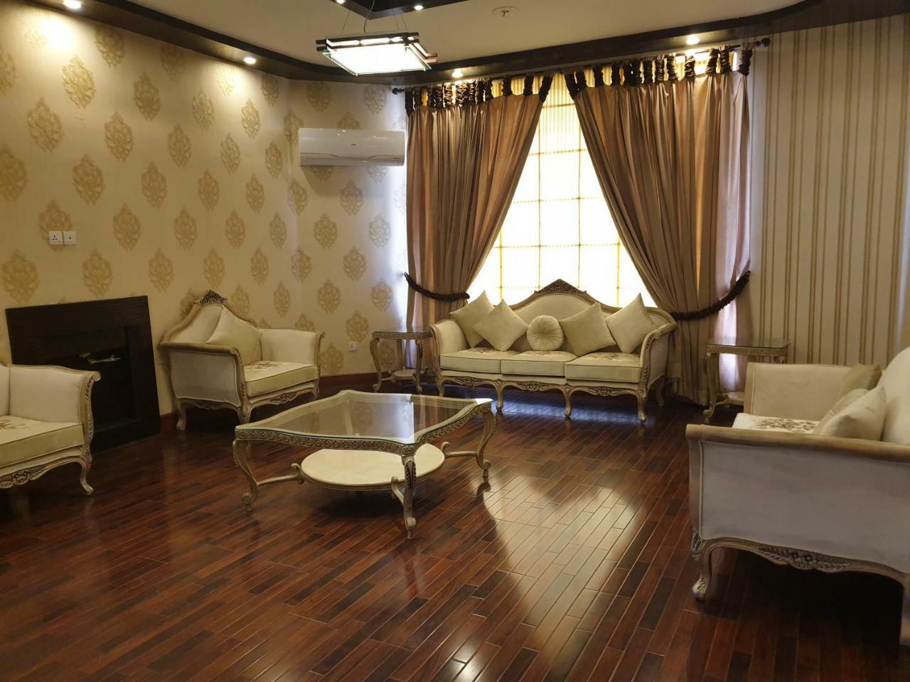 Royal Villa F-10/2 อิสลามาบัด ภายนอก รูปภาพ